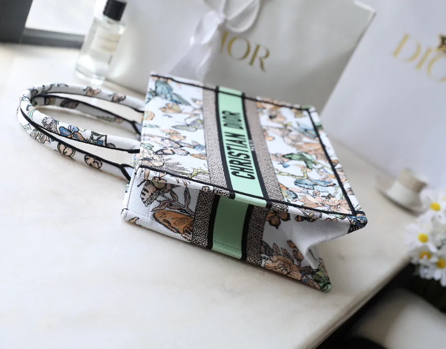 Herbarium Green DR 08 Bucket Bag