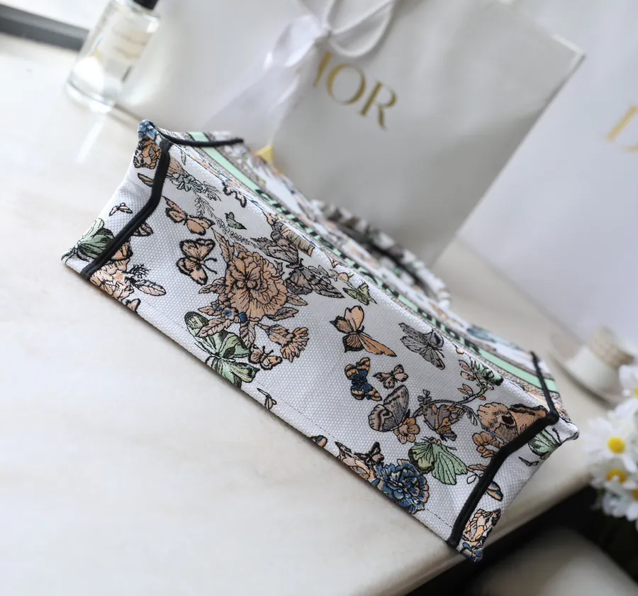 Herbarium Green DR 08 Bucket Bag