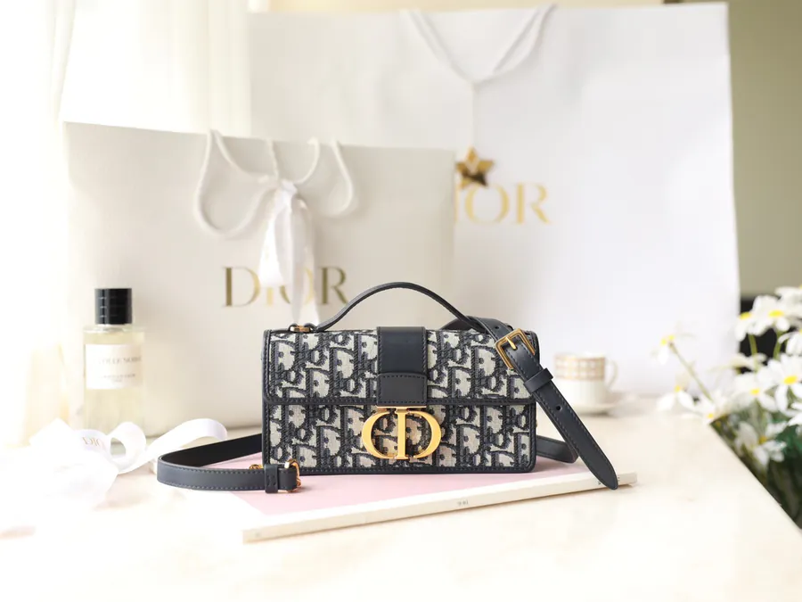 Montaigne 30 Bucket Bag with Chain Strap