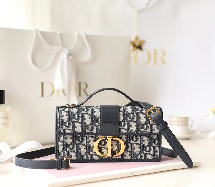 Montaigne 30 Bucket Bag with Chain Strap