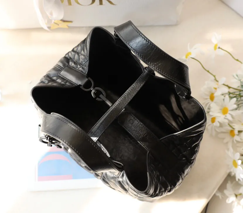 Toujours Medium Shopping Bag DR 071