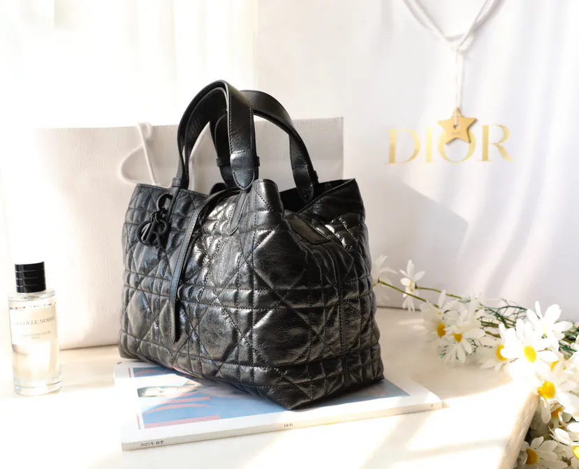 Toujours Medium Shopping Bag DR 071