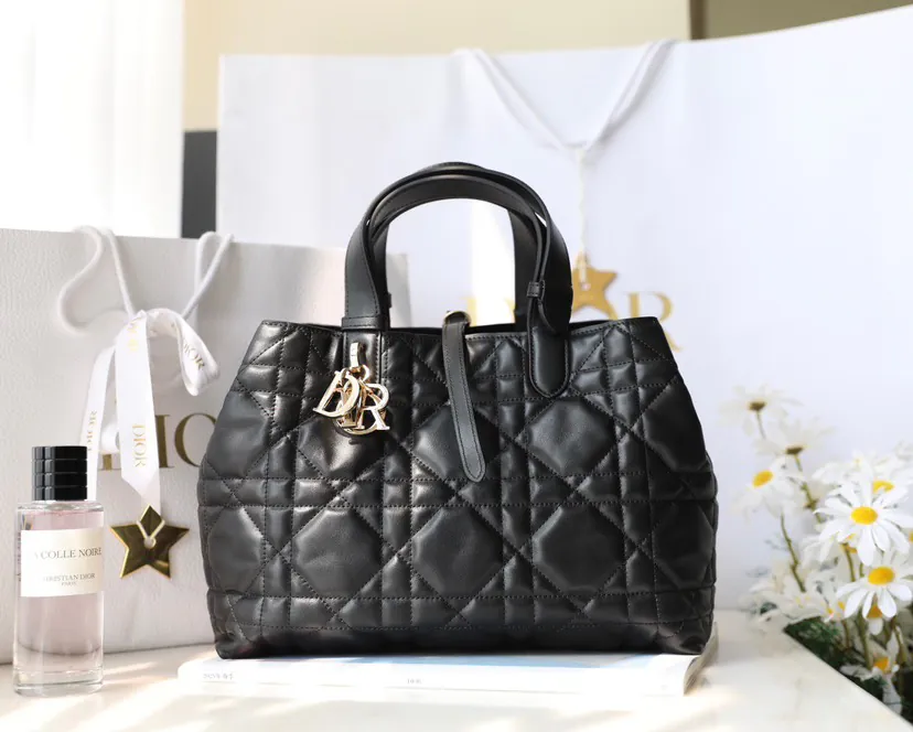 Toujours Medium Shopping Bag DR 071