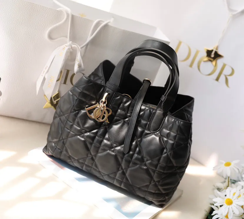 Toujours Medium Shopping Bag DR 071