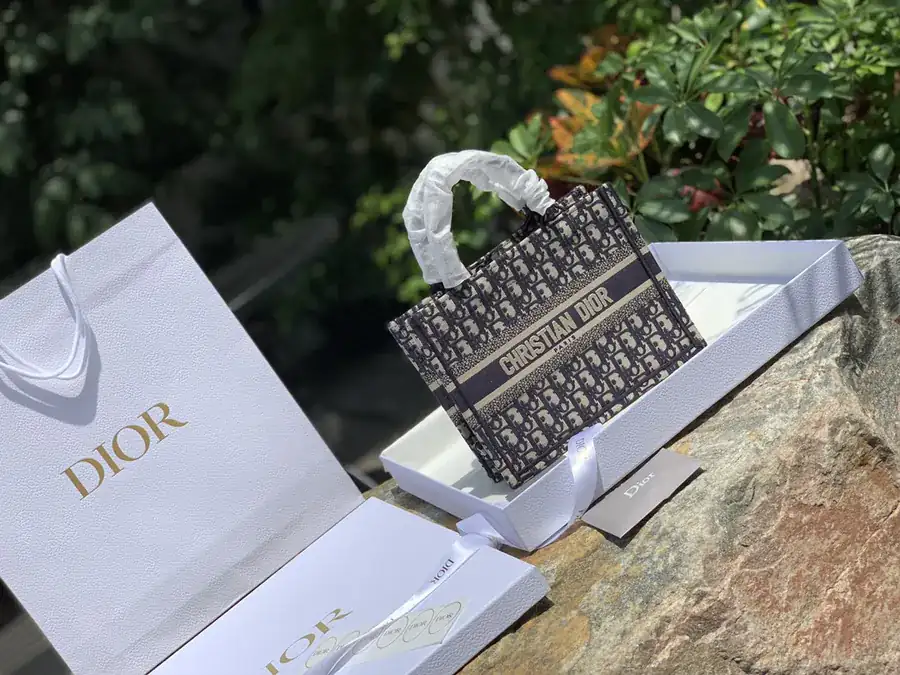 D Brand Classic Embroidered Letter Tote