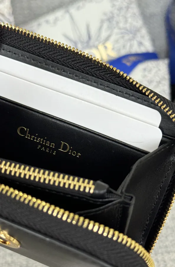 30 Montaigne Voyageur Small Zip Wallet