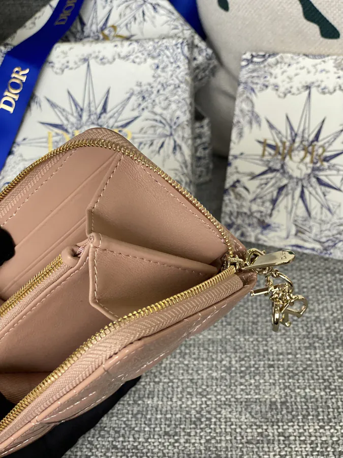 30 Montaigne Voyageur Mini Bag Classic Design, Stylish and Practical