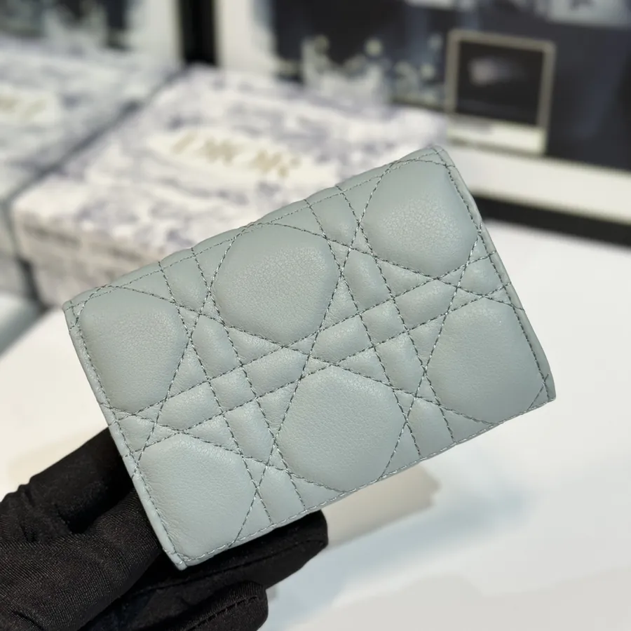 30 Montaigne Glycine Wallet Elegant and Practical