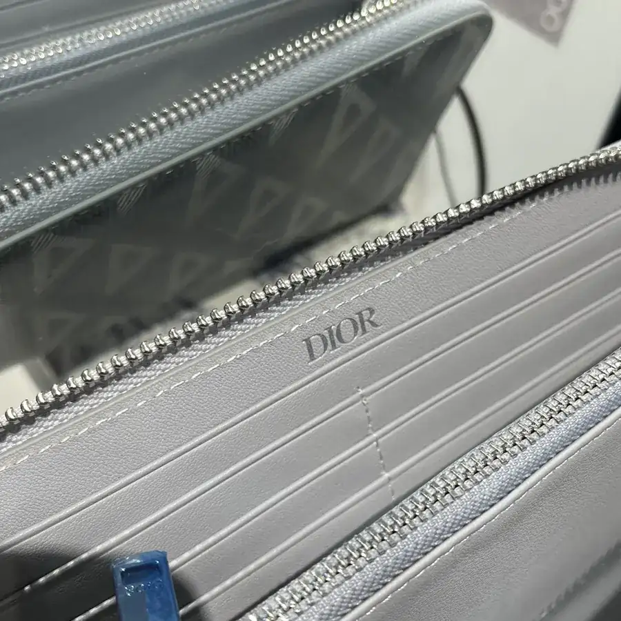 Di0r CD Diamond Wallet in Black Smooth Calfskin
