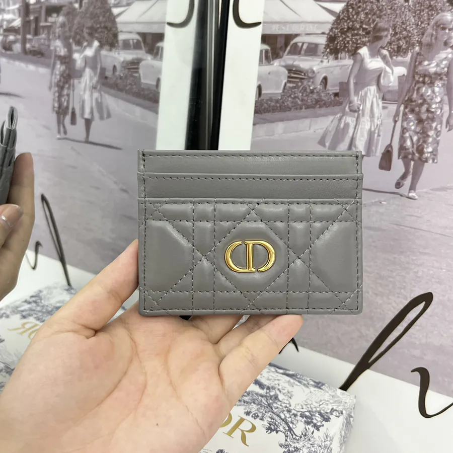Caro Five Compartment Wallet in Grained Leather