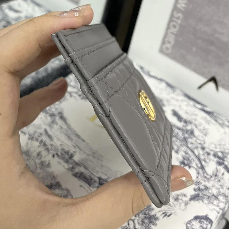 Caro Five Compartment Wallet in Grained Leather