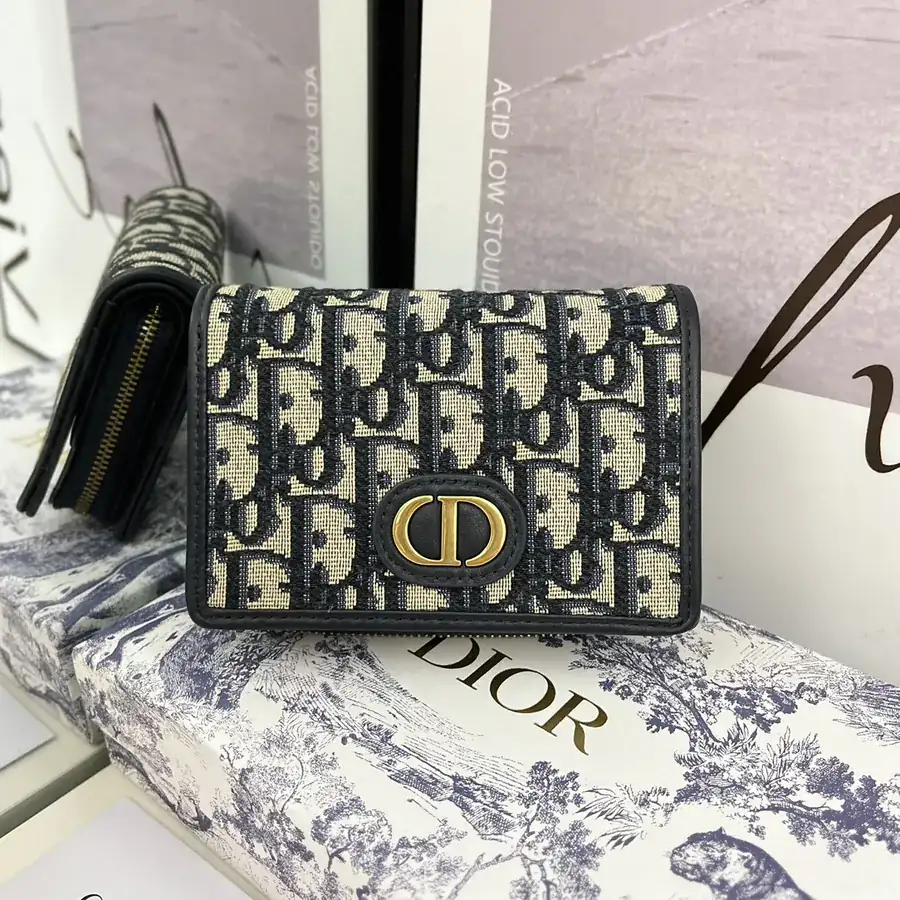 30 Montaigne Voyageur Classic Tote