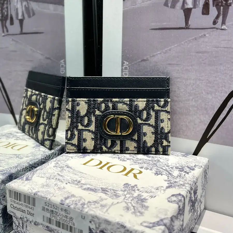 30 Montaigne Card Case Elegant and Practical