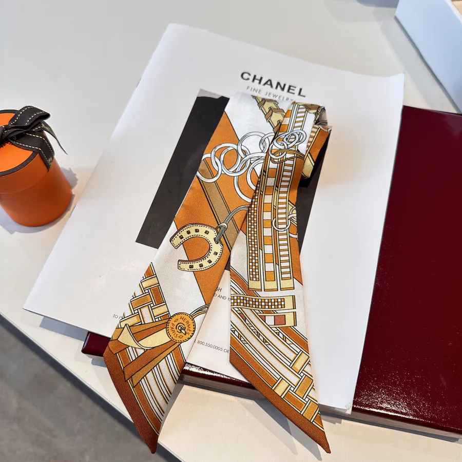 H Family New Scarf Luxury and Symbolic, Grained Calfskin
