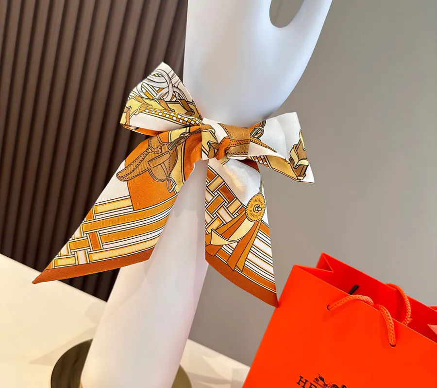 H Family New Scarf Luxury and Symbolic, Grained Calfskin