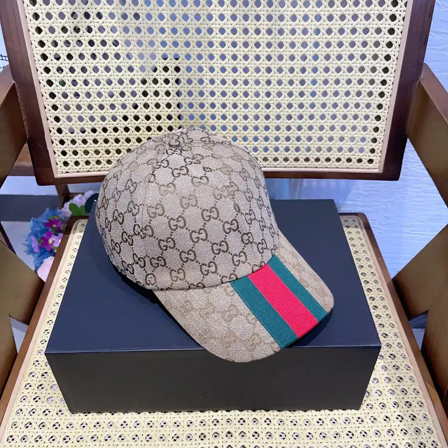 G Family Baseball Cap Matched with Xiao Zhang's Style