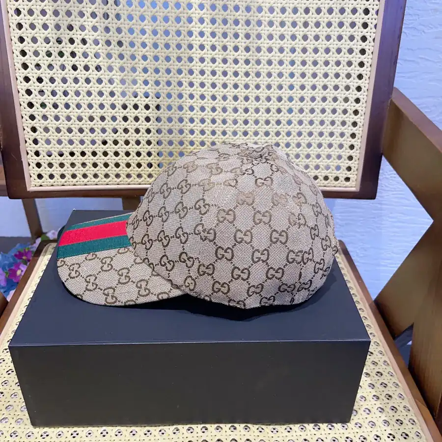 G Family Baseball Cap Matched with Xiao Zhang's Style