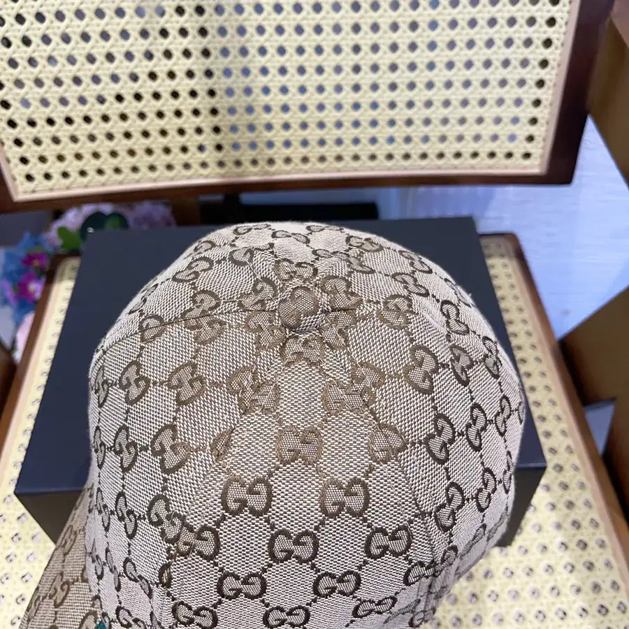 G Family Baseball Cap Matched with Xiao Zhang's Style