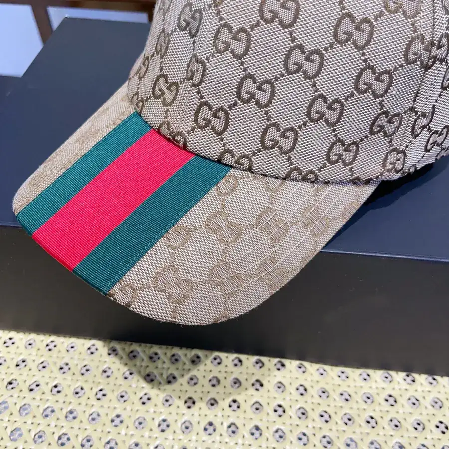 G Family Baseball Cap Matched with Xiao Zhang's Style