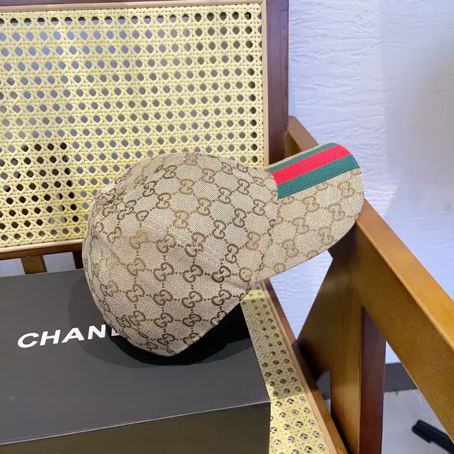 G Family Baseball Cap Matched with Xiao Zhang's Style