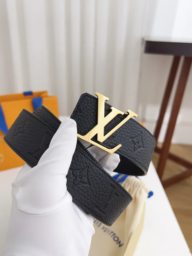 Luggage with 4.0 Width