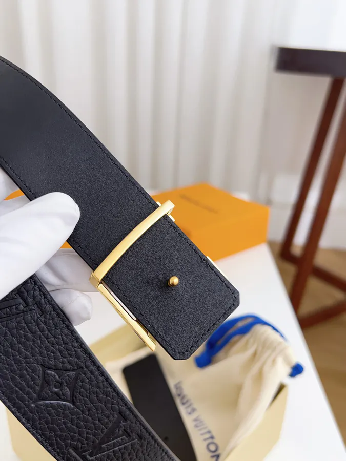 Luggage with 4.0 Width