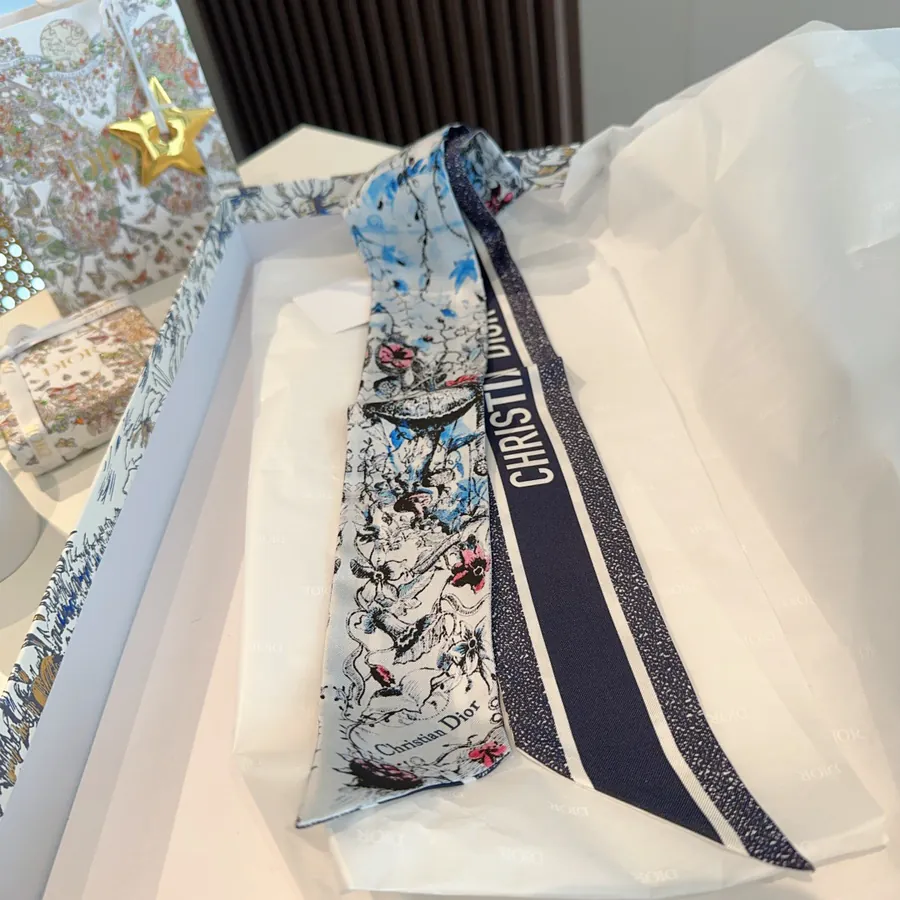 D Home Jardin Magique Print Mitzah Scarf
