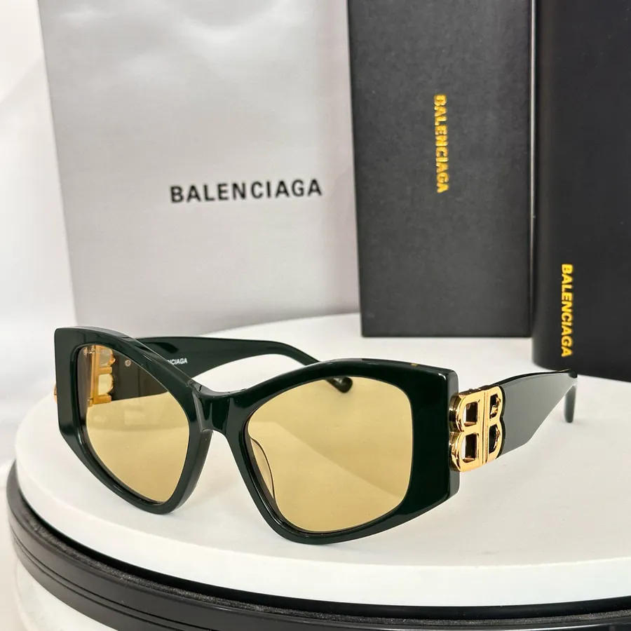 BaleNCIAG Paris Bucket Bag