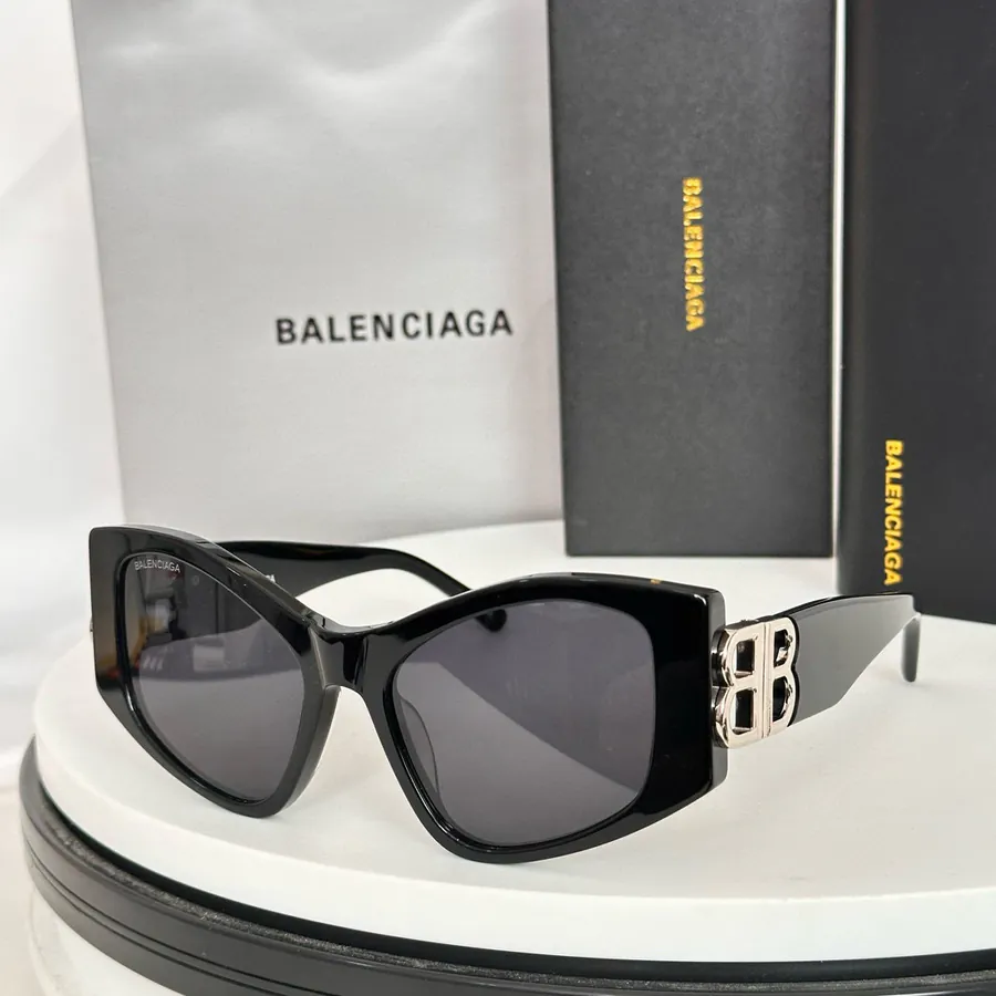BaleNCIAG Paris Bucket Bag