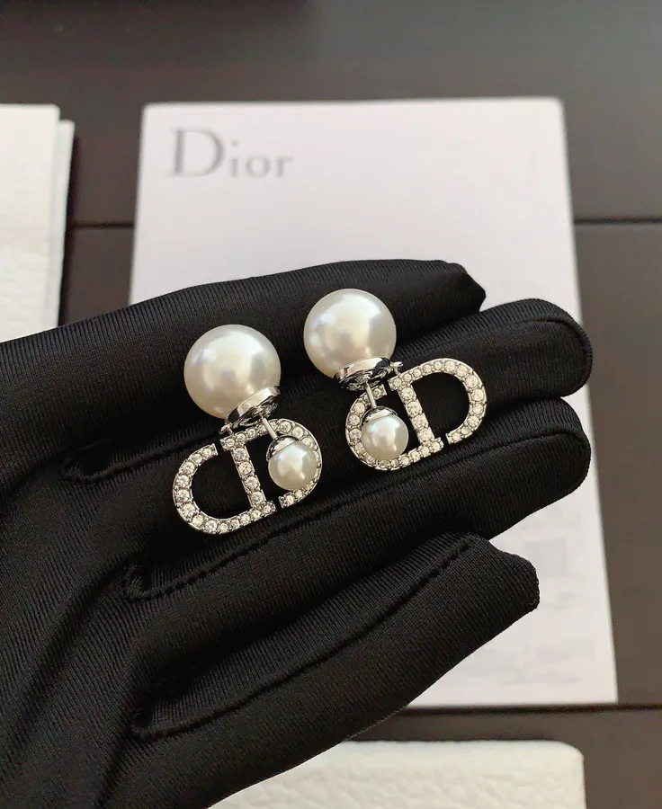 P50 D*OR Latest Silver Full Diamond CD Earrings