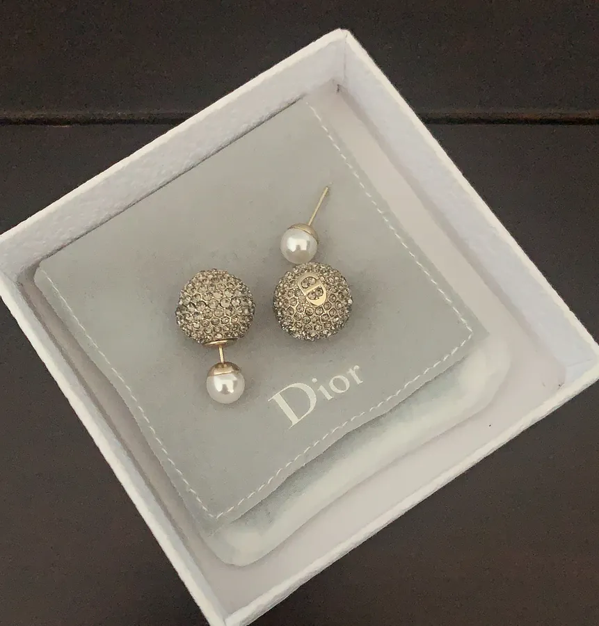 P60 D*or Latest Grey Diamond Stud Earrings