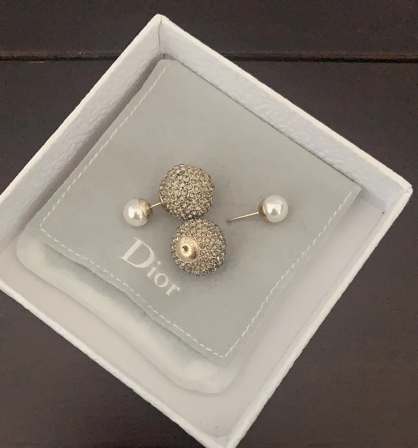 P60 D*or Latest Grey Diamond Stud Earrings