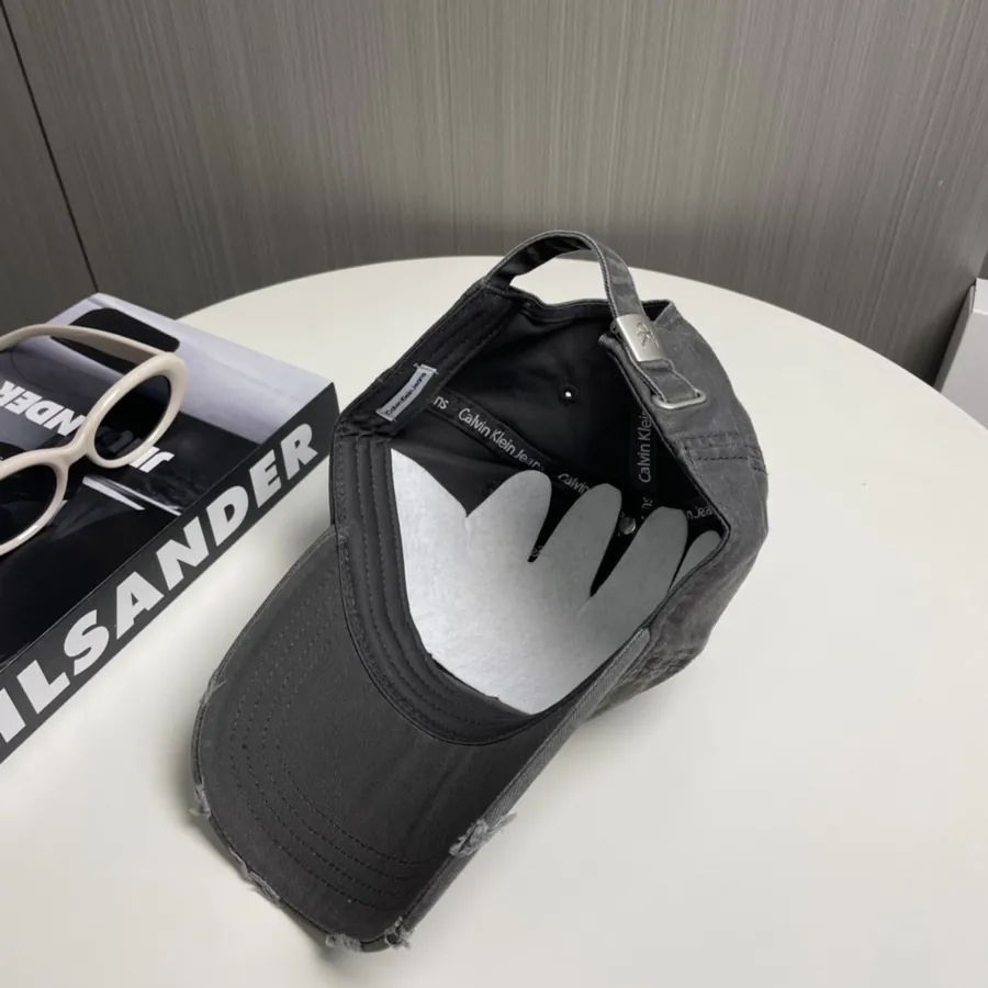 P38Cain Klein Logo Baseball Cap