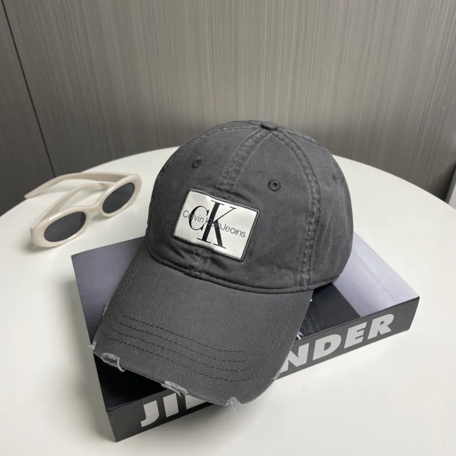 P38Cain Klein Logo Baseball Cap