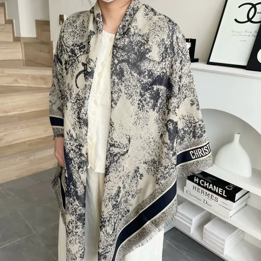 D Home Scarf Wrap with Classic Animal Print