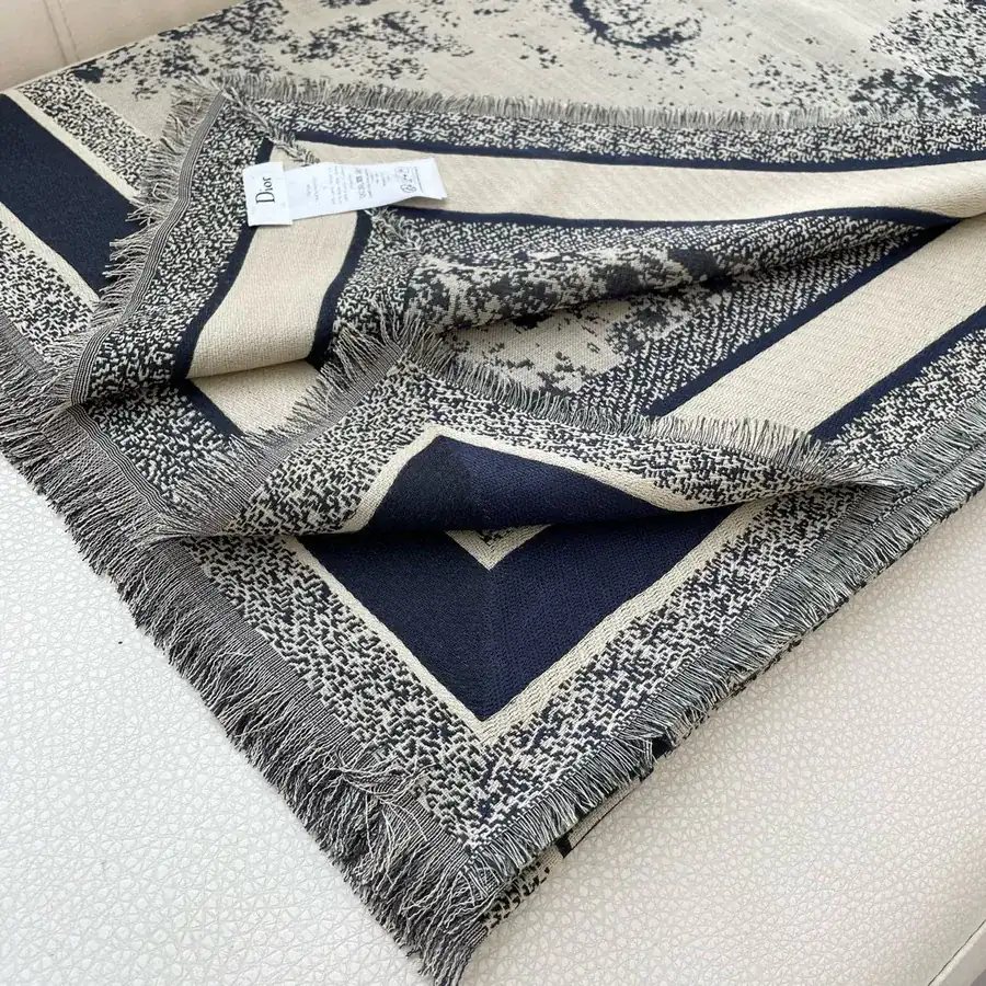 D Home Scarf Wrap with Classic Animal Print