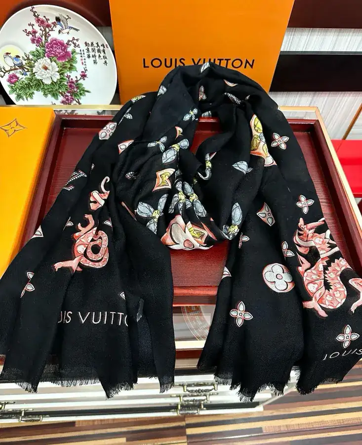 L Family 2025 New Collection Luxury Cashmere Shawl