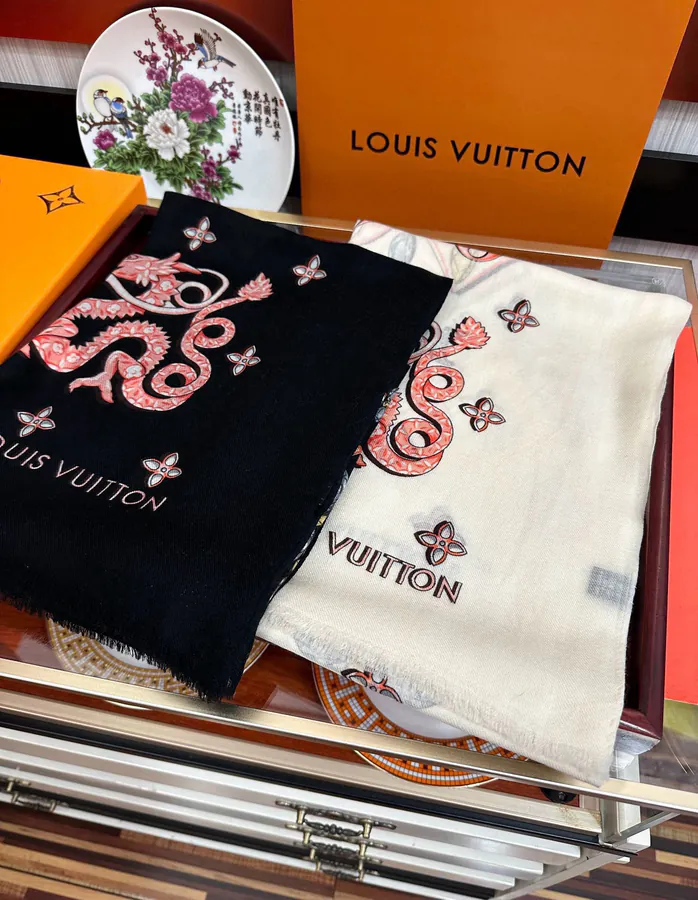 L Family 2024 New Collection Wool Scarf