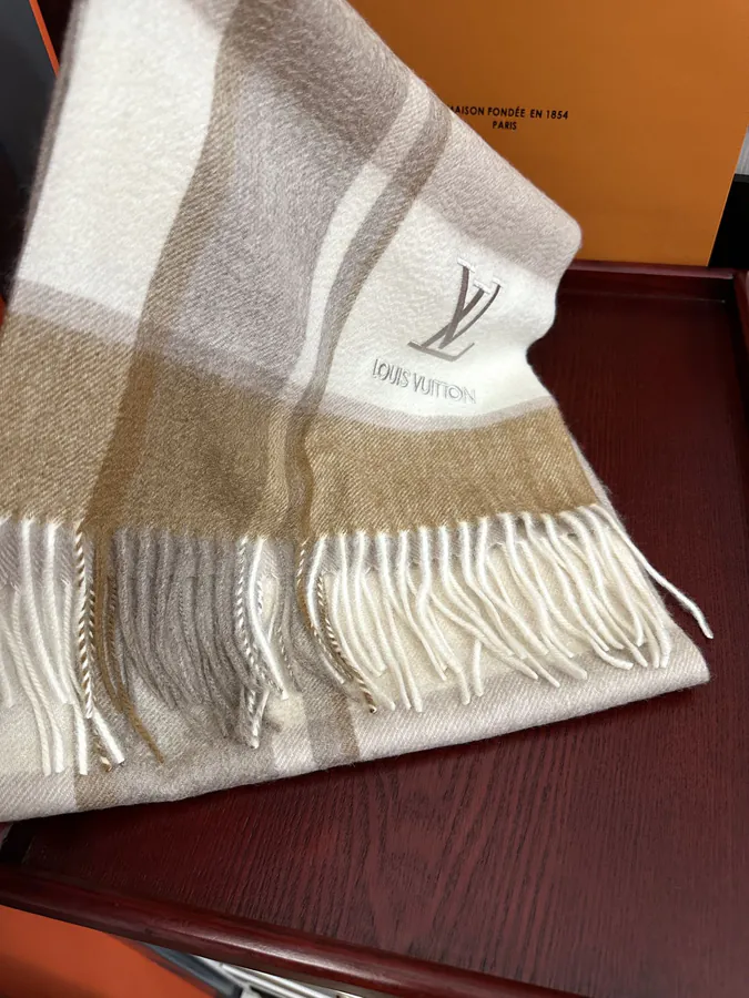 2024 L Family Grained Calfskin Scarf