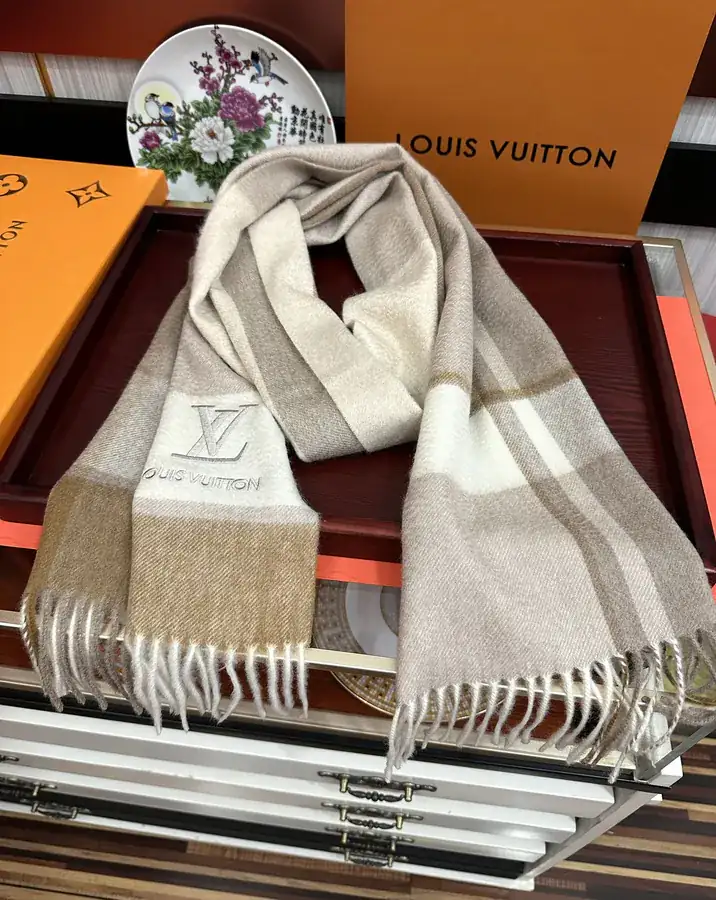 2024 L Family Grained Calfskin Scarf