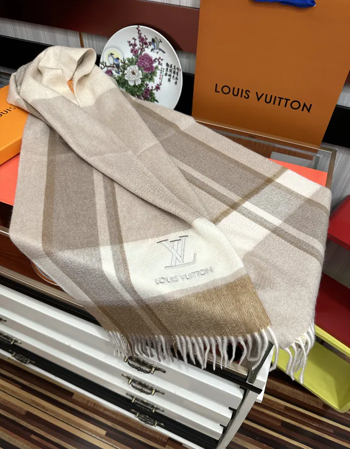 2024 L Family Grained Calfskin Scarf