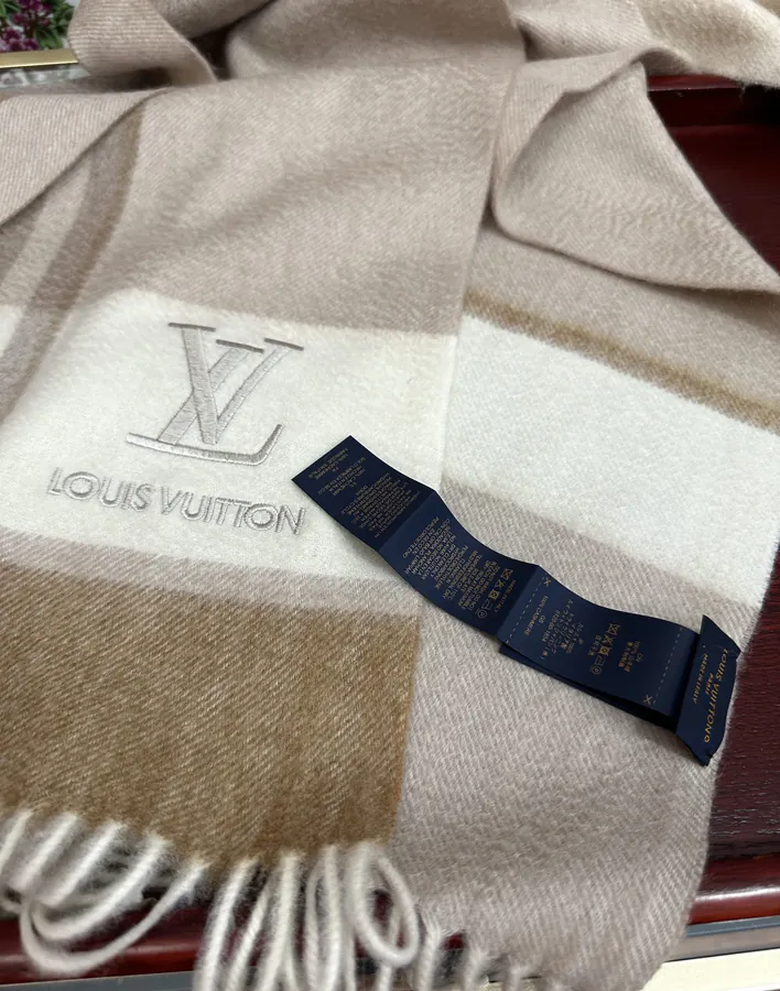 2024 L Family Grained Calfskin Scarf