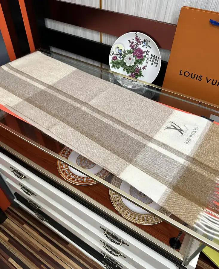 2024 L Family Grained Calfskin Scarf