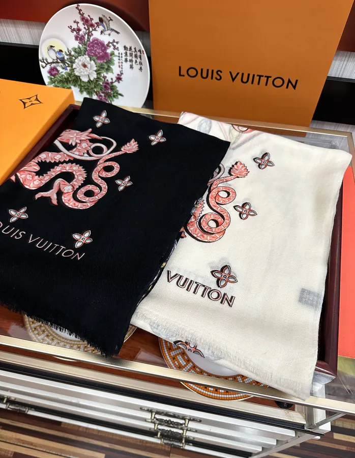 L Family 2024 New Collection Wool Scarf