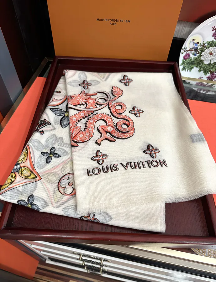 L Family 2024 New Collection Wool Scarf