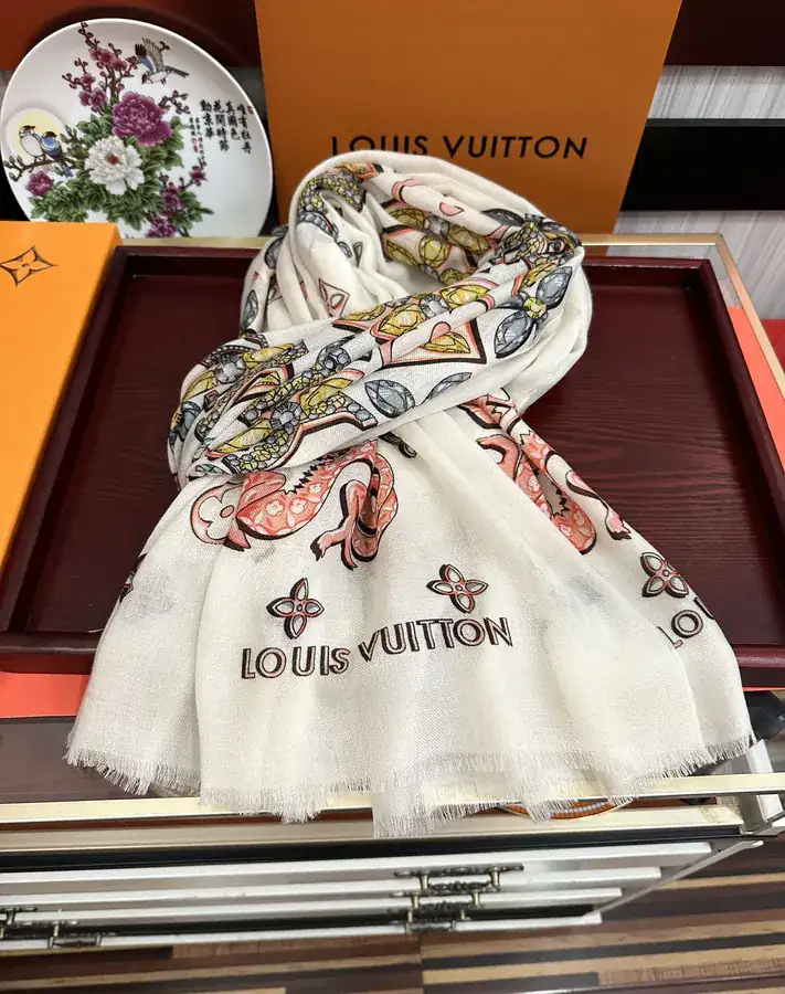 L Family 2024 New Collection Wool Scarf