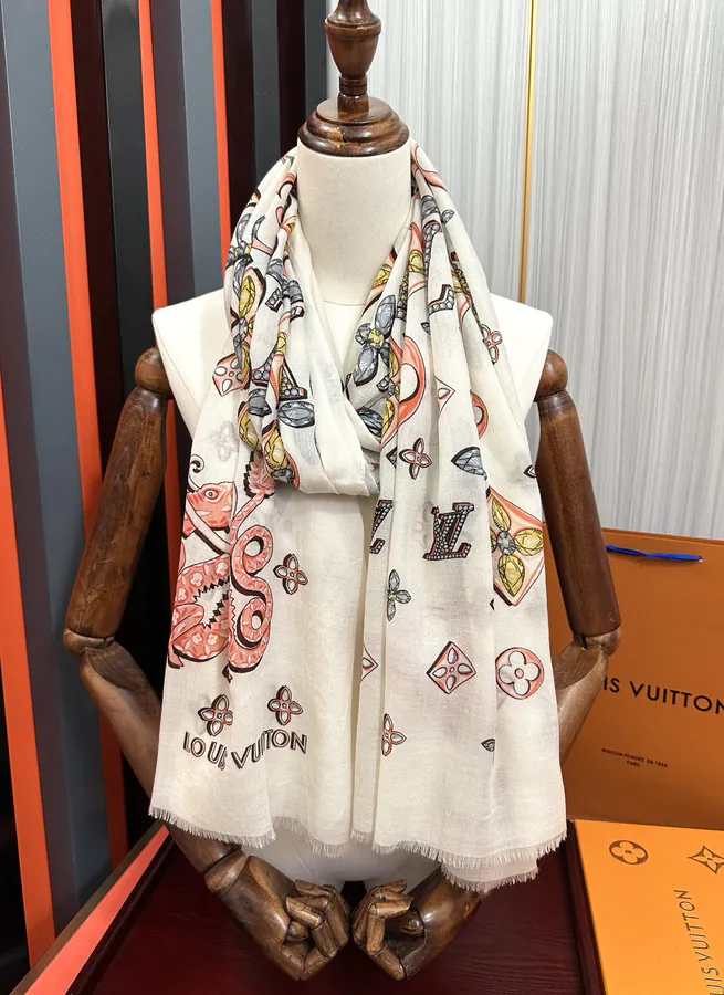 L Family 2024 New Collection Wool Scarf