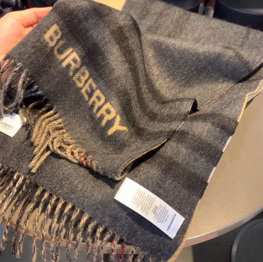 B Brand Contrast Pattern Cashmere Scarf