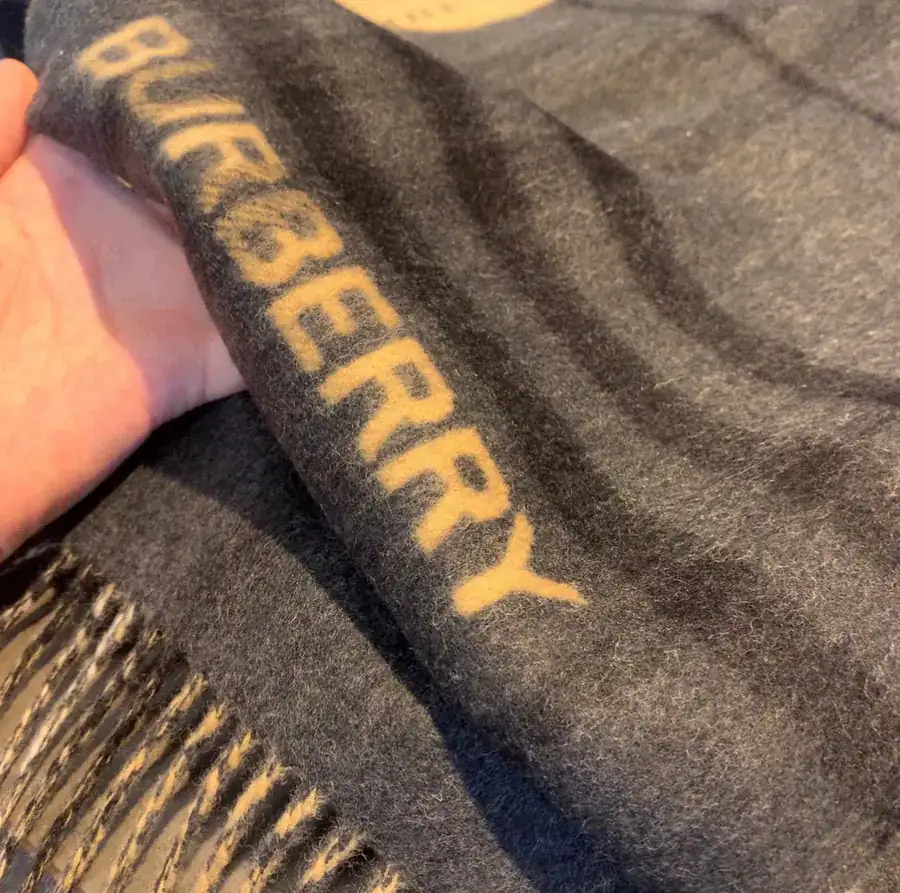 B Brand Contrast Pattern Cashmere Scarf