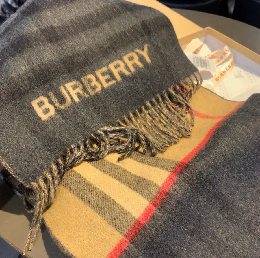 B Brand Contrast Pattern Cashmere Scarf